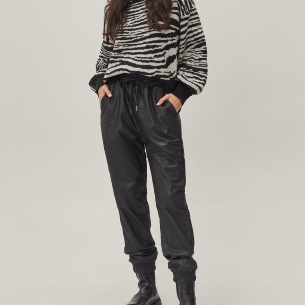Nasty Gal Faux Leather Sweatpants Sz 4